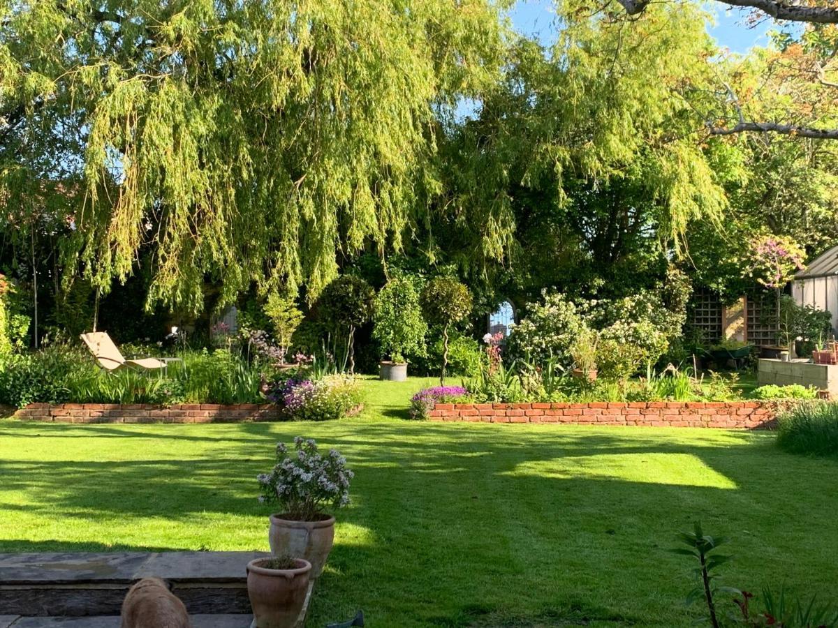 Corner House Luxury Bnb Little Dunmow Exterior photo